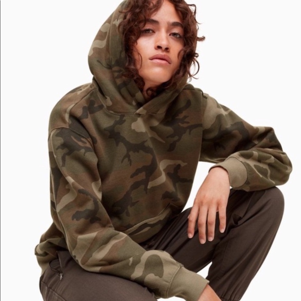 Aritzia TNA The Perfect Hoodie in Camo